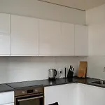 Modern Apt With Own Parking