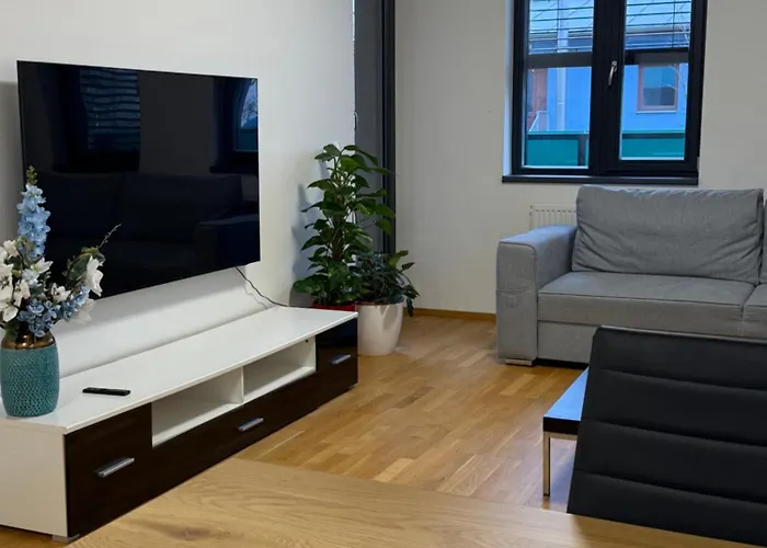 Modern Apt With Own Parking