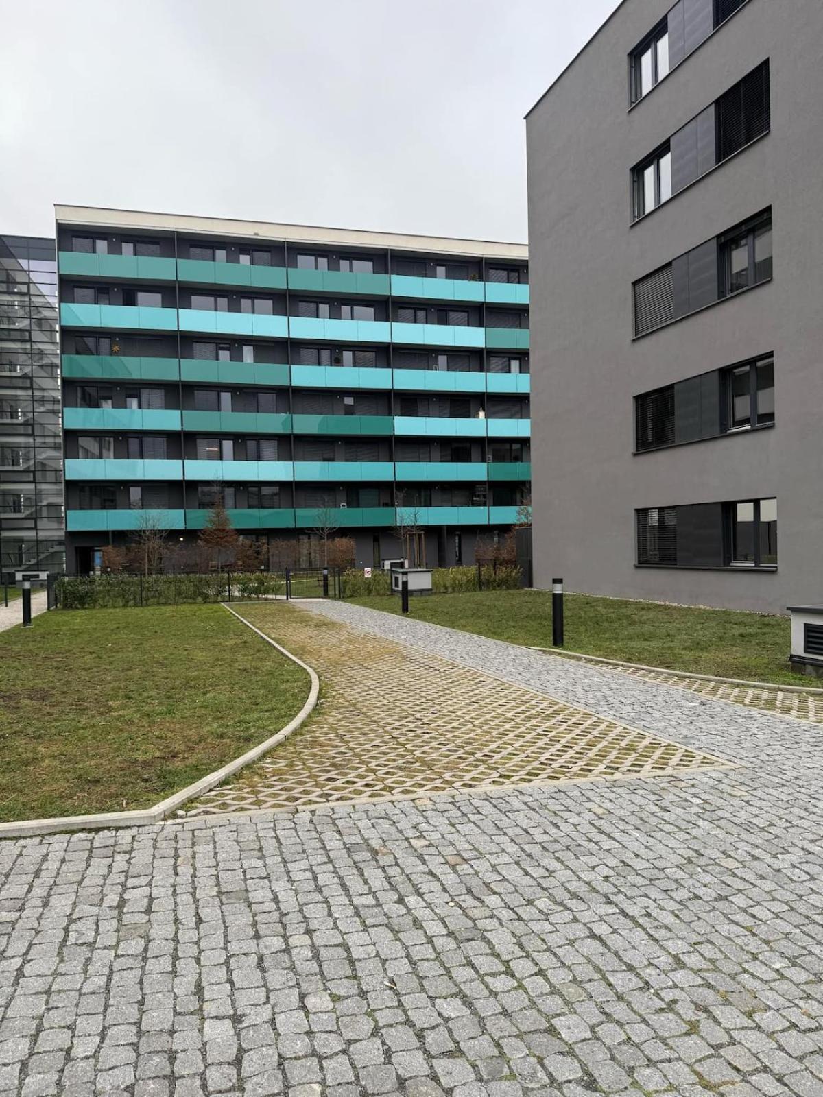 Modern With Own Parking Appartamento